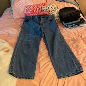 Mid-wash trucker jeans